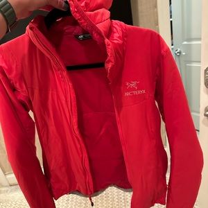 Arc’teryx red insulated jacket XS